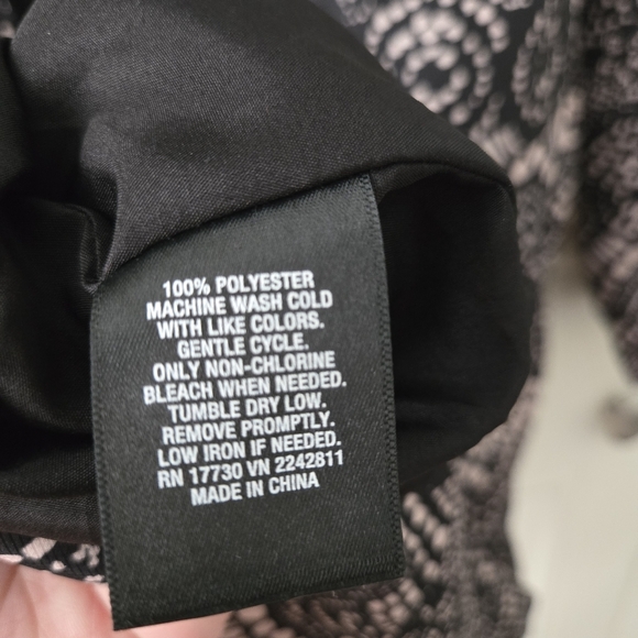 Mossimo Black& Light Pink Geometric Shift Dress Size XS #158 - Picture 7 of 8